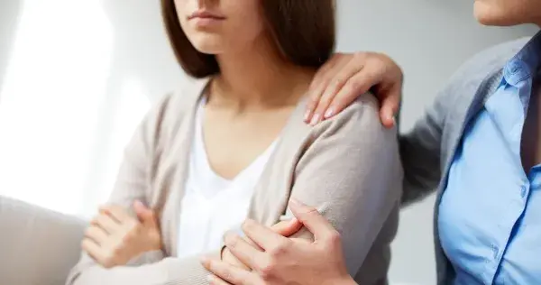 Identifica y apoya en situaciones de riesgo emocional