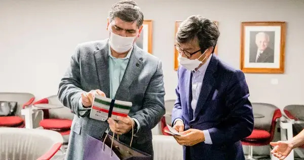Embajador de Corea conoce tecnología educativa del Tec