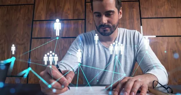 Cómo mejorar tu marca personal en redes sociales; Neil Patel te enseña