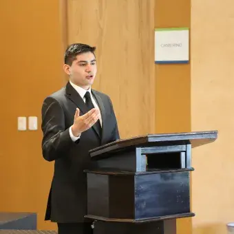 Jesús Horacio Rojas Cortés escritor del libro