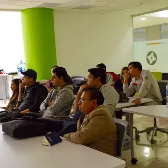 Thomas Kurfess, profesor distinguido de la EIC ofreció un seminario acerca del cambiante proceso de manufactura.
