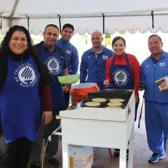 Bienvenida con Hot Cakes en campus Tampico