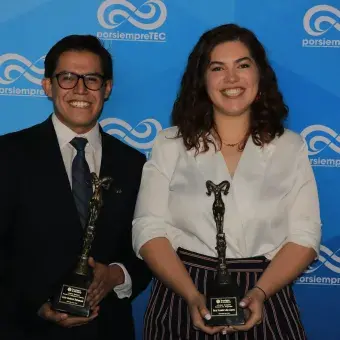 Jóvenes ganadores del premio Alumno Integral.