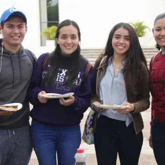 Primer día de clases con hot cakes