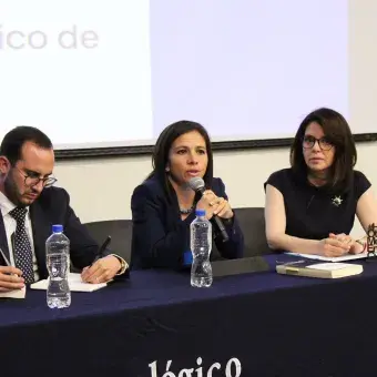 Presentación del libro "100 años de vigencia de la Constitución Mexicana"