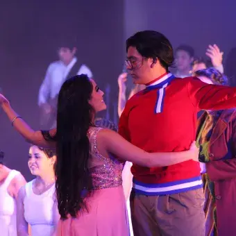 Baile entre guardia y doncella