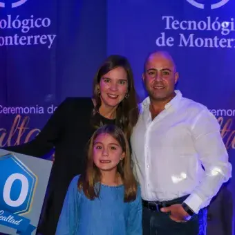 Nuestro maestros galardonados aprovecharon para tomarse fotos con sus familias.