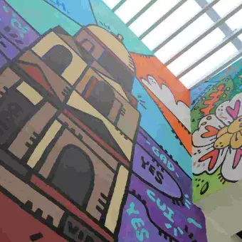 Con este mural, el EXATEC de Animación y Arte Digital busca resplandecer la cultura michoacana a través de ilustraciones coloridas.
