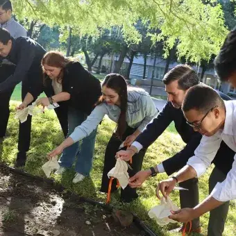 Ceremonia del Árbol de la Fraternidad en el 70 Aniversario