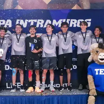 Tec campus Ciudad de México durante la premiación del 1er lugar volley