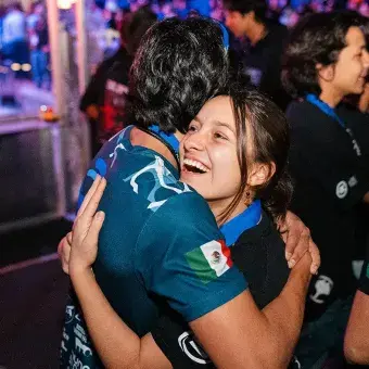Festejan con abrazo la obtención de Impact Award en FIRST Regional Laguna 2025