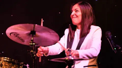 Migdalia van der Hoven: baterista mexicana sin fronteras (videonota)